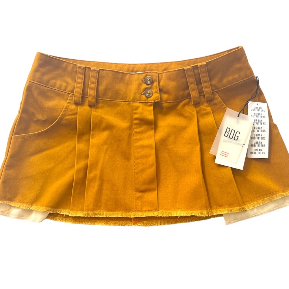 URBAN OUTFITTERS BDG “SYDNEY” CORDUROY PLEATED LOW RISE MINI SKIRT NWT